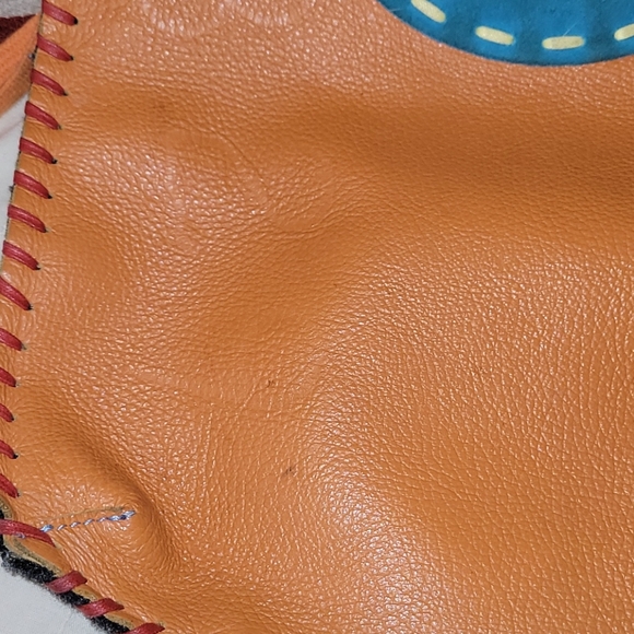 Handstiched wool and leather purse - Picture 7 of 10